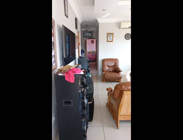 3 BEDROOM HOUSE FOR SALE IN NEWLANDS WEST